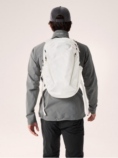 Arc'teryx Mantis 26 Backpack - Arctic Silk